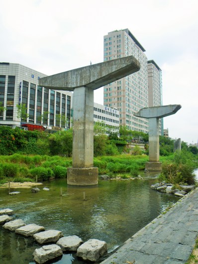 Old freeway pillars on the Cheonggyecheon